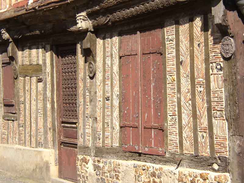 Hausfassade in Broglie