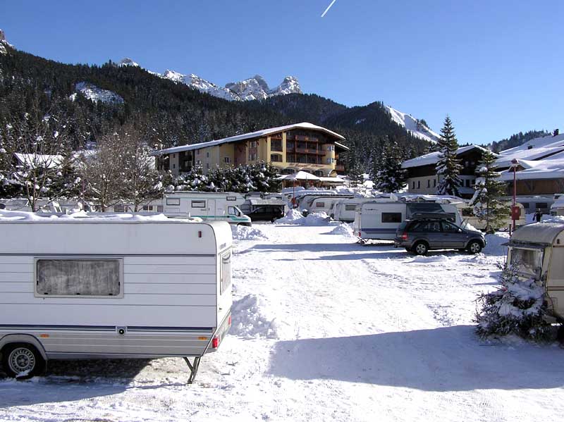Blick zum Haupthaus