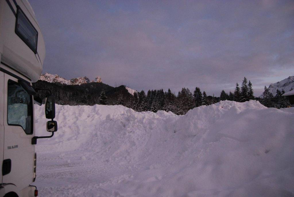 Beim Bau der Schneebar